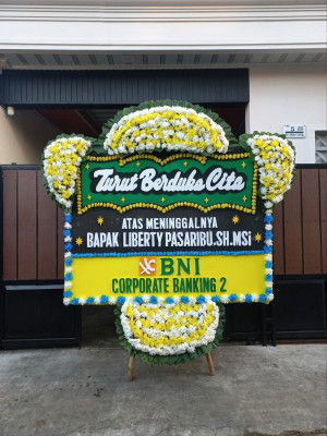 Papan Bunga Duka di Teladan Barat