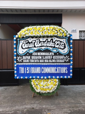Papan Bunga Duka di Teladan Barat